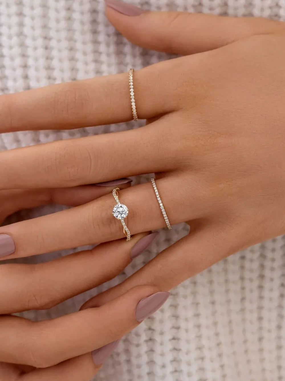 Anillo con Circonitas – Plata de Ley 925 Bañada en Oro