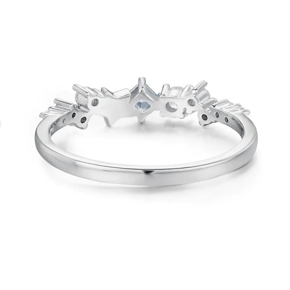 Anillo Estrella con Circonitas – Plata de Ley 925