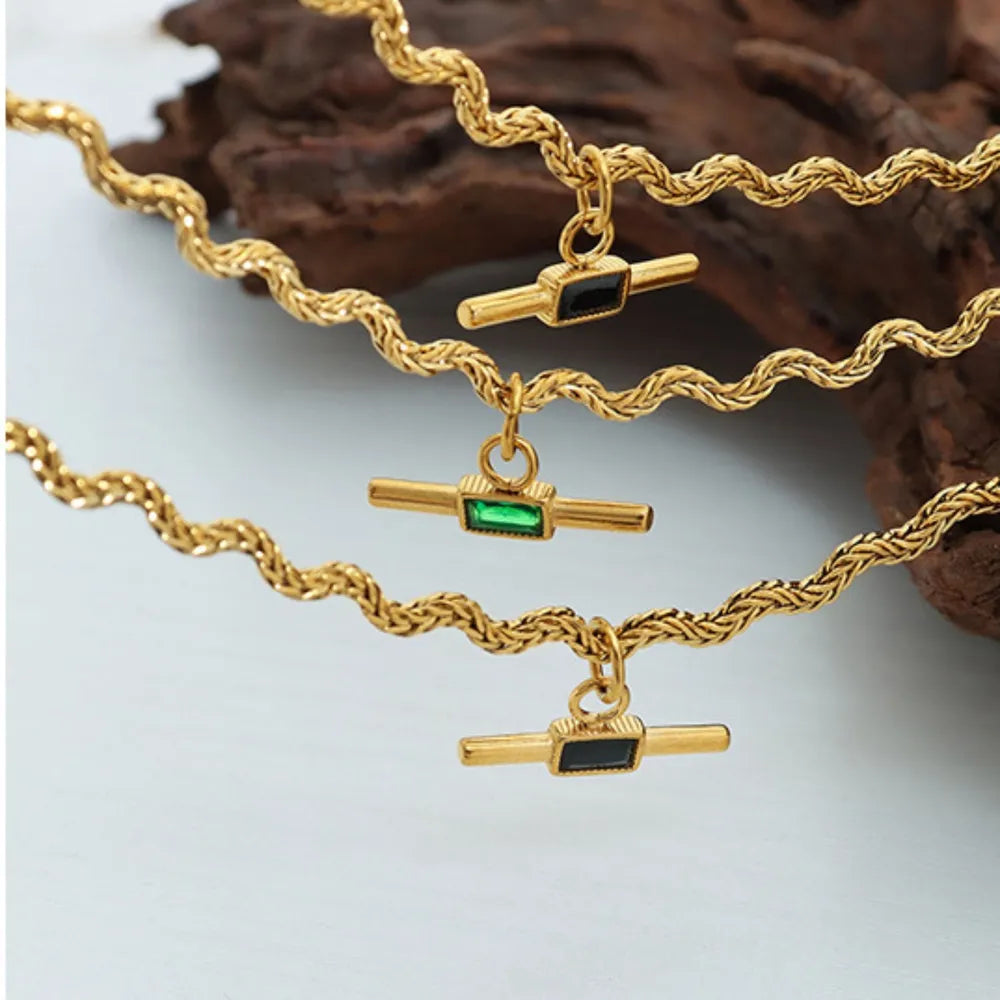 Collar Colgante Cónico de Cristal – Acero Titanio