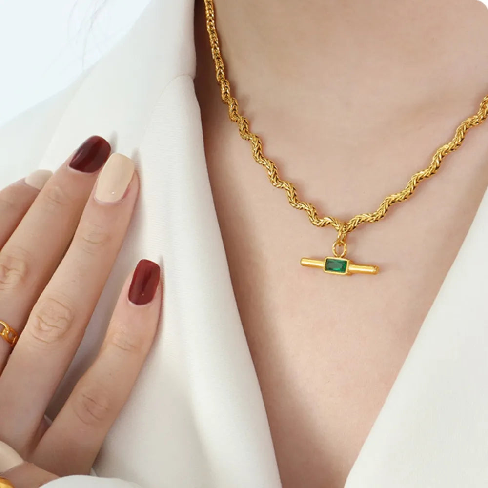 Collar Colgante Cónico de Cristal – Acero Titanio