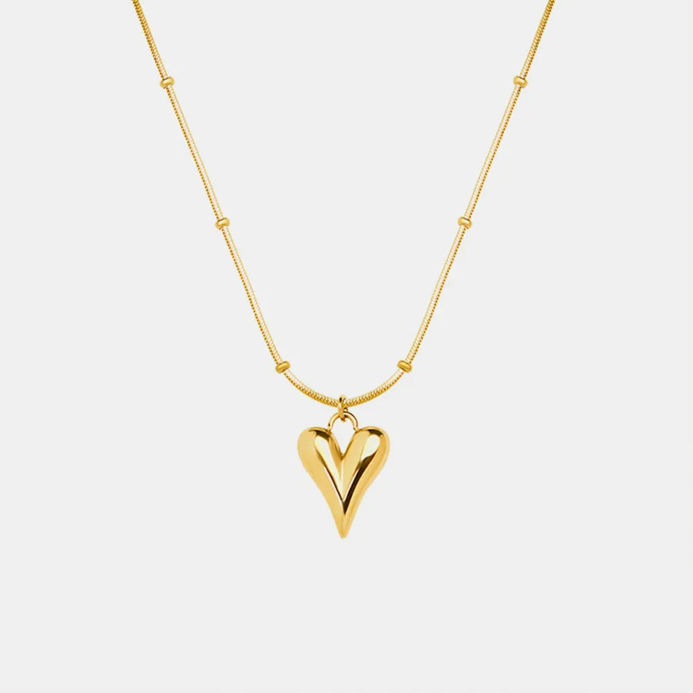 Collar Corazón Minimalista en Oro 18K – Acero Titanio