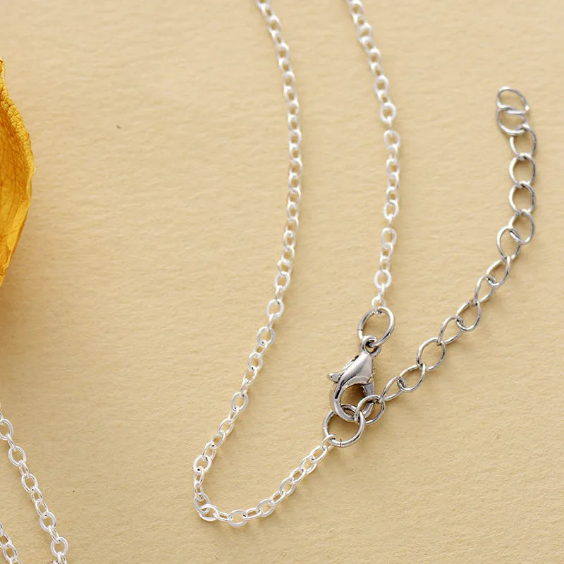 Collar con Colgante de Turquesa en Cadena Dorada